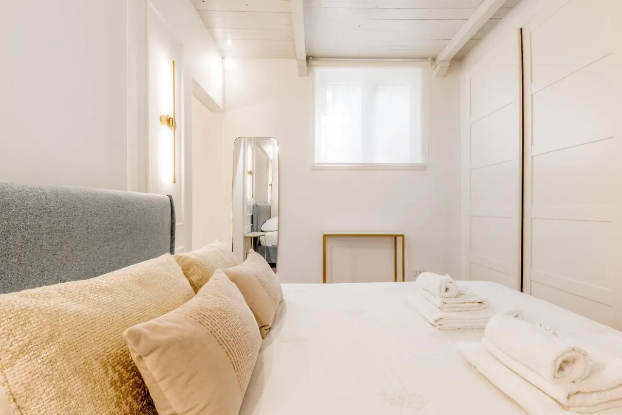 Bbhome Design Suite Apartment Over Trastevere District Rome