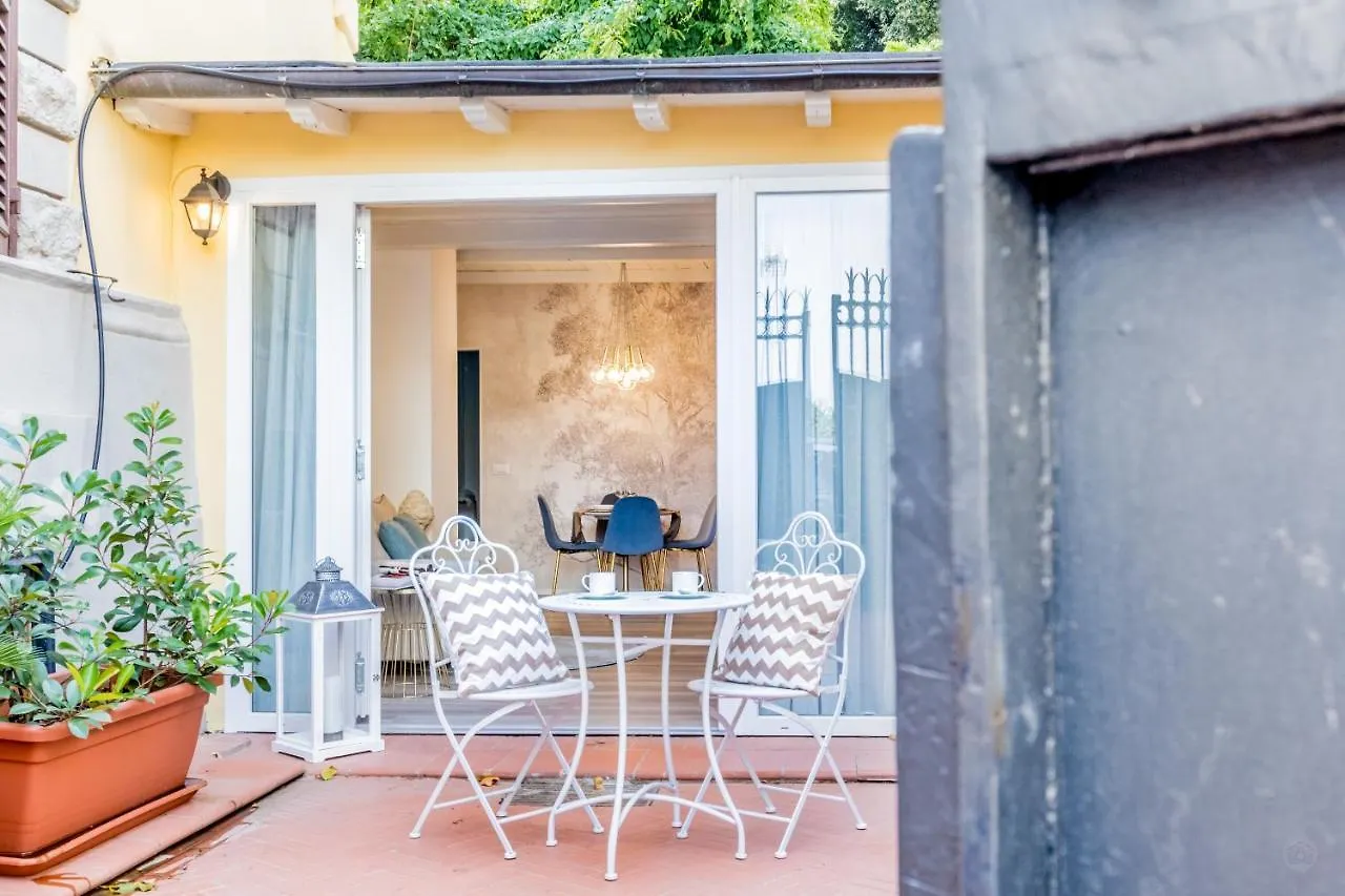 Bbhome Design Suite Apartment Over Trastevere District Rome