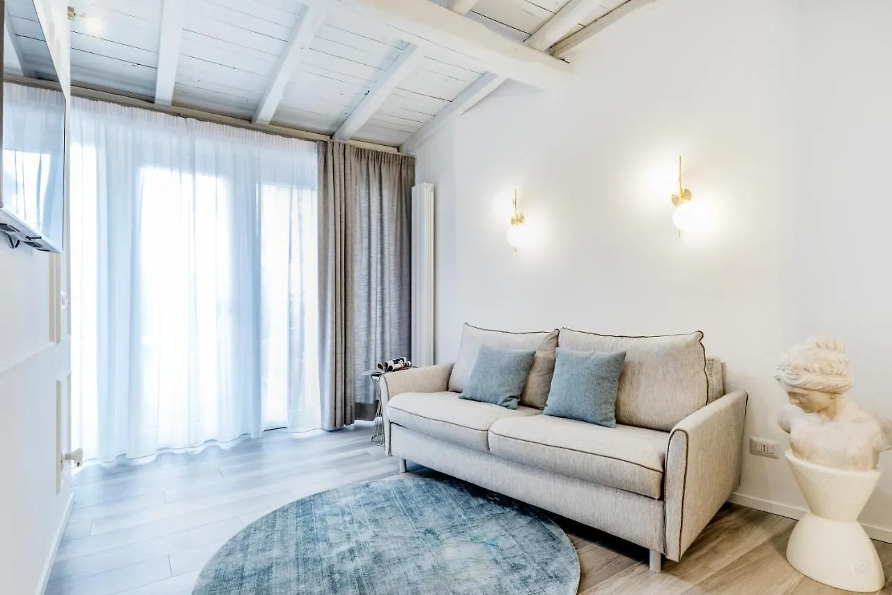 Bbhome Design Suite Apartment Over Trastevere District Rome